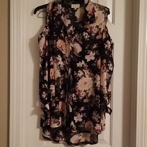 Cold shoulder top